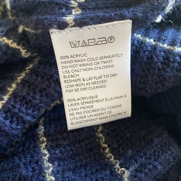 Cozy Oversized UO Sweater! - Picture 4 of 4